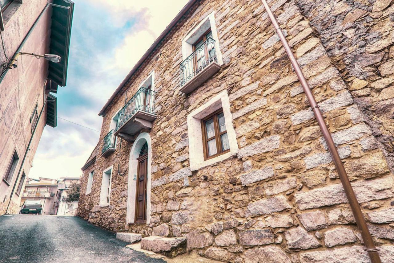 Casa Masini Bed and Breakfast Fonni Εξωτερικό φωτογραφία